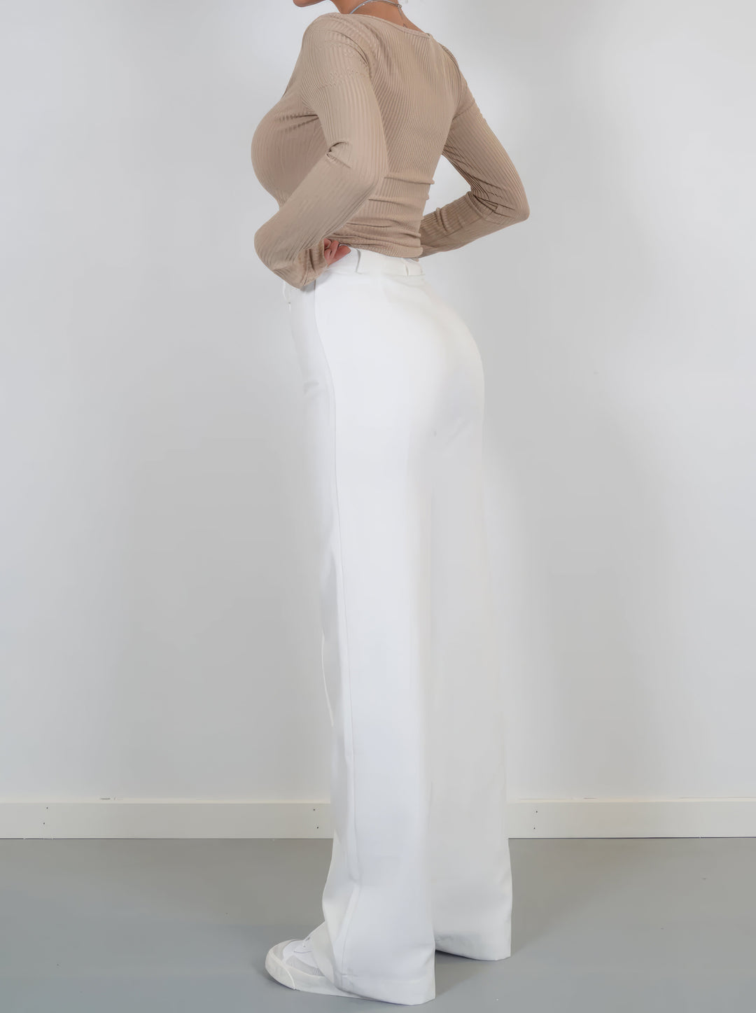 Women’s High-Waist Pants with Straight Legs and Pockets