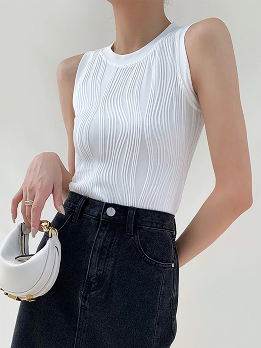 Women’s Sleeveless Textured Tank Top