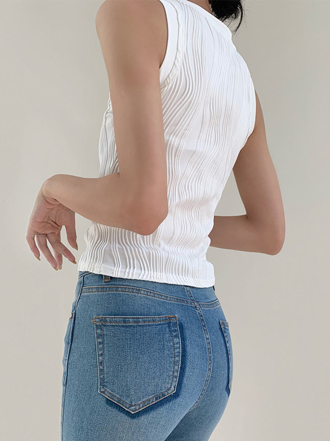 Women’s Sleeveless Textured Tank Top