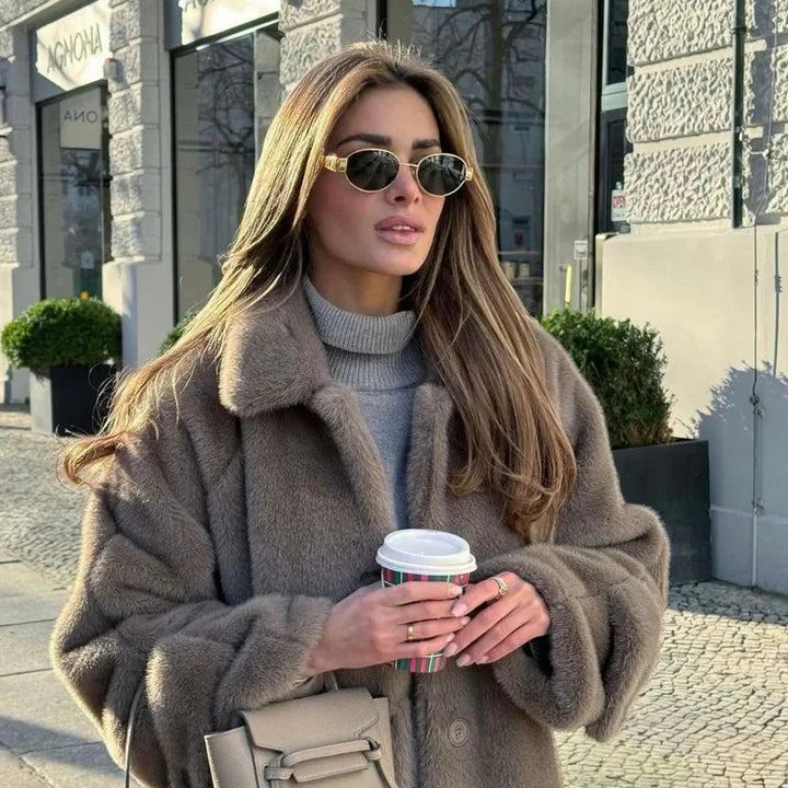 Women’s Oval Metal Sunglasses with Slim Arms