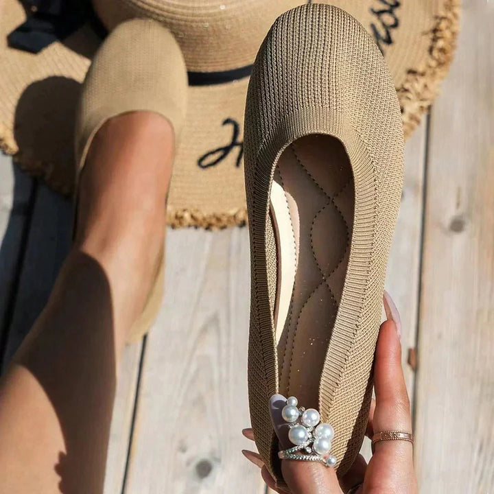 Women’s Closed-Toe Slip-On Flats with Low Sole