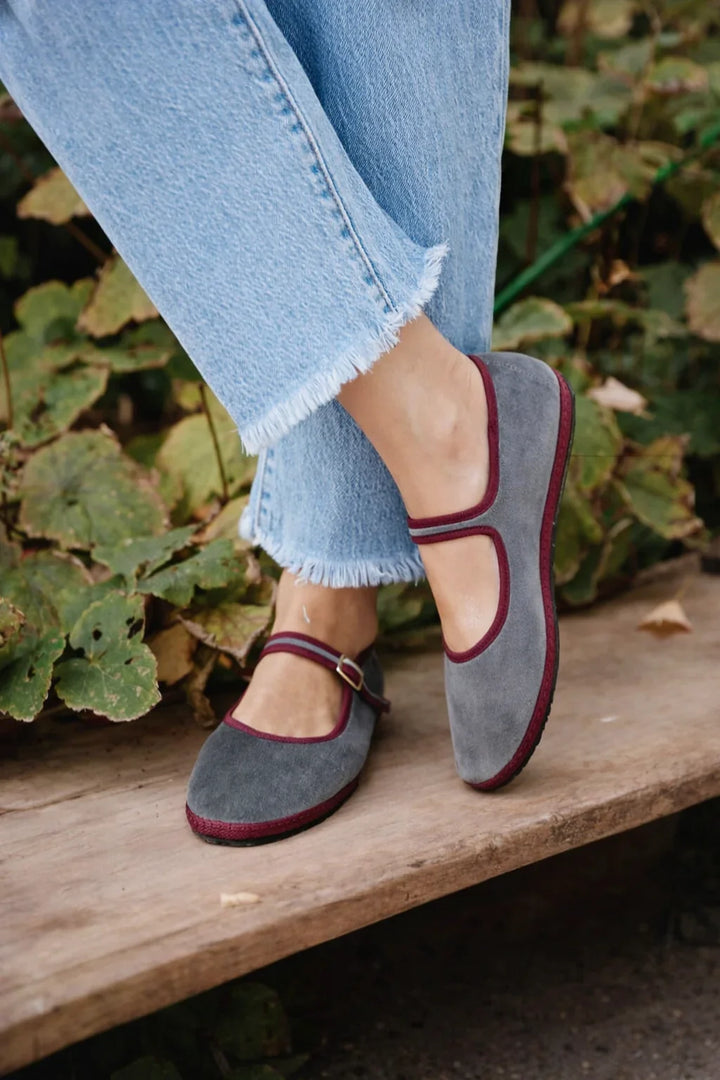Women’s Round Toe Mary Jane Ballet Flats with Buckle Strap