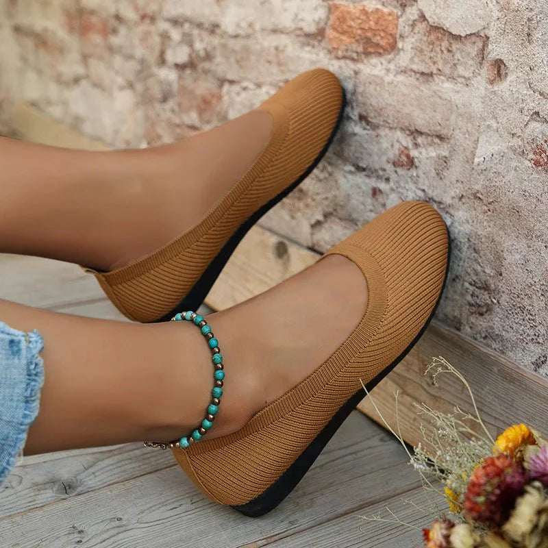 Women’s Closed-Toe Slip-On Flats with Low Sole