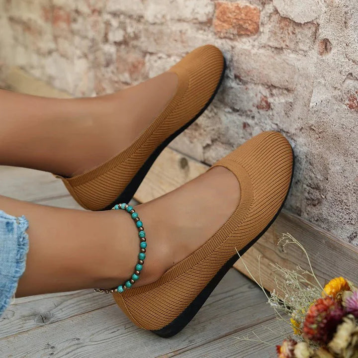 Women’s Closed-Toe Slip-On Flats with Low Sole