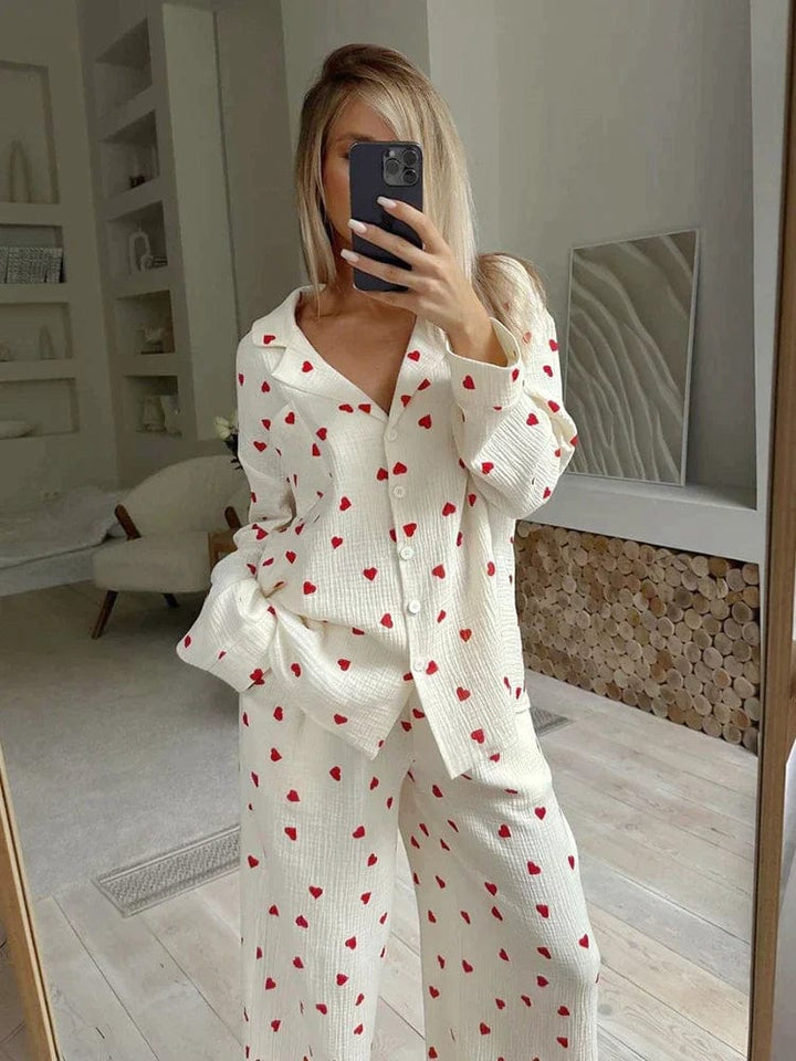 Women’s Heart Print Pyjama Set with Long Sleeves