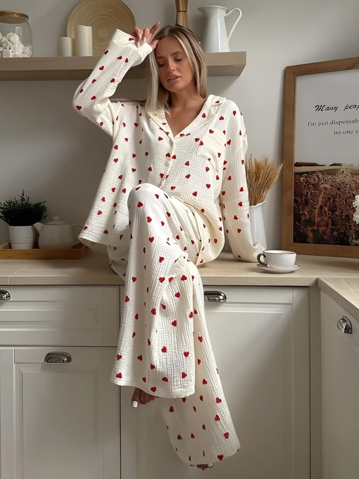 Women’s Heart Print Pyjama Set with Long Sleeves