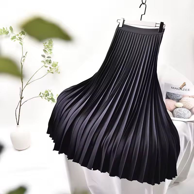 Women’s Pleated Maxi Skirt with Side Zip