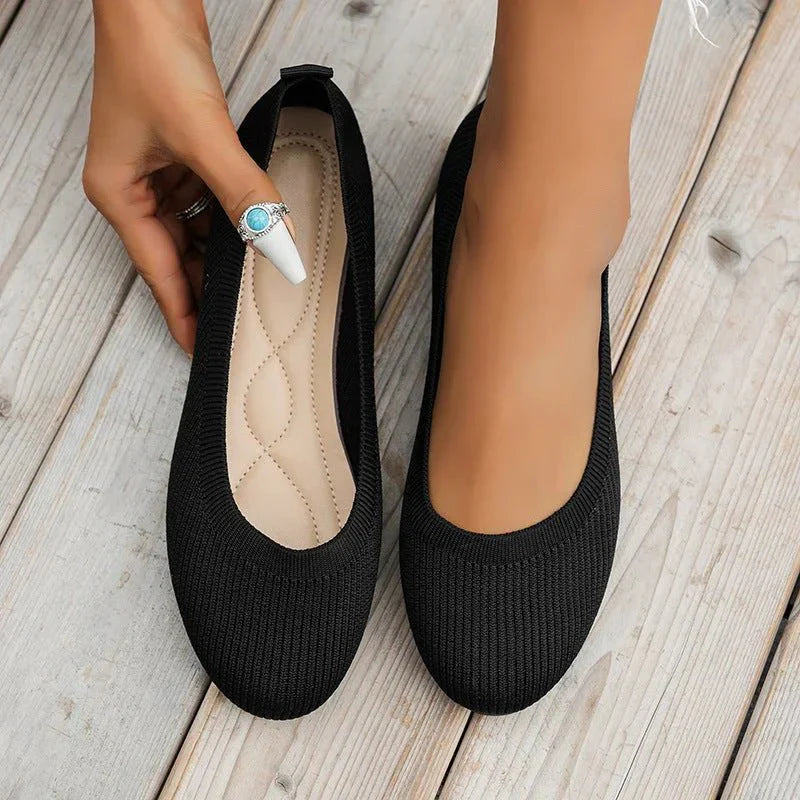 Women’s Closed-Toe Slip-On Flats with Low Sole